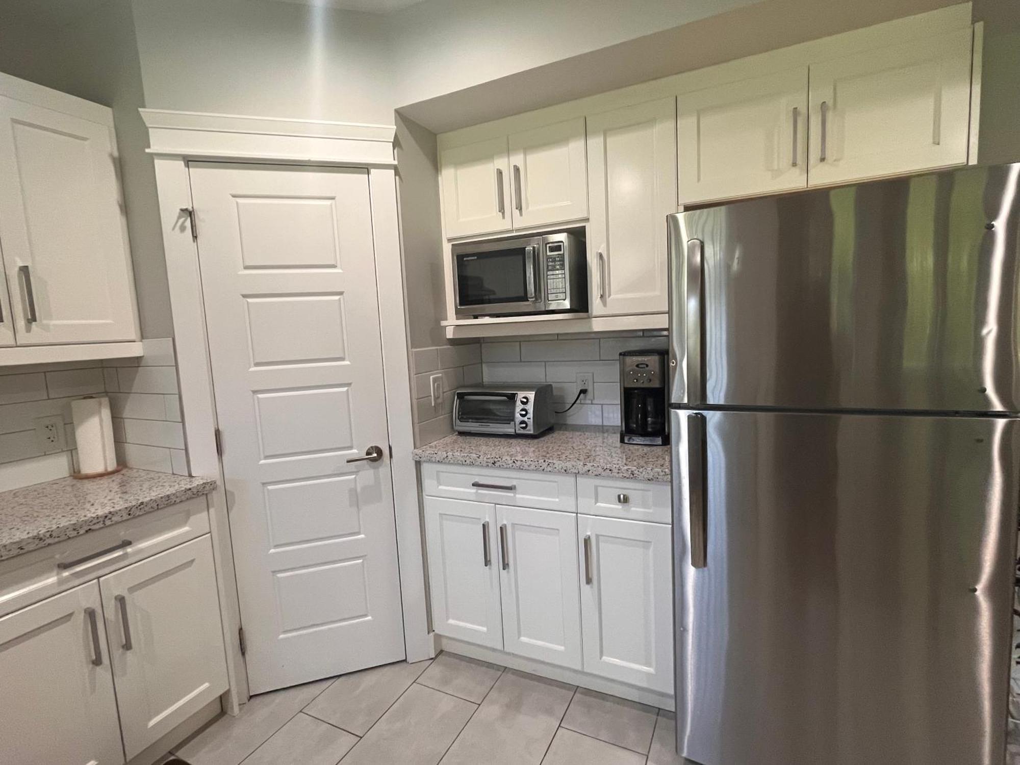 2 Bedroom Suite With Full Kitchen Revelstoke Exterior foto