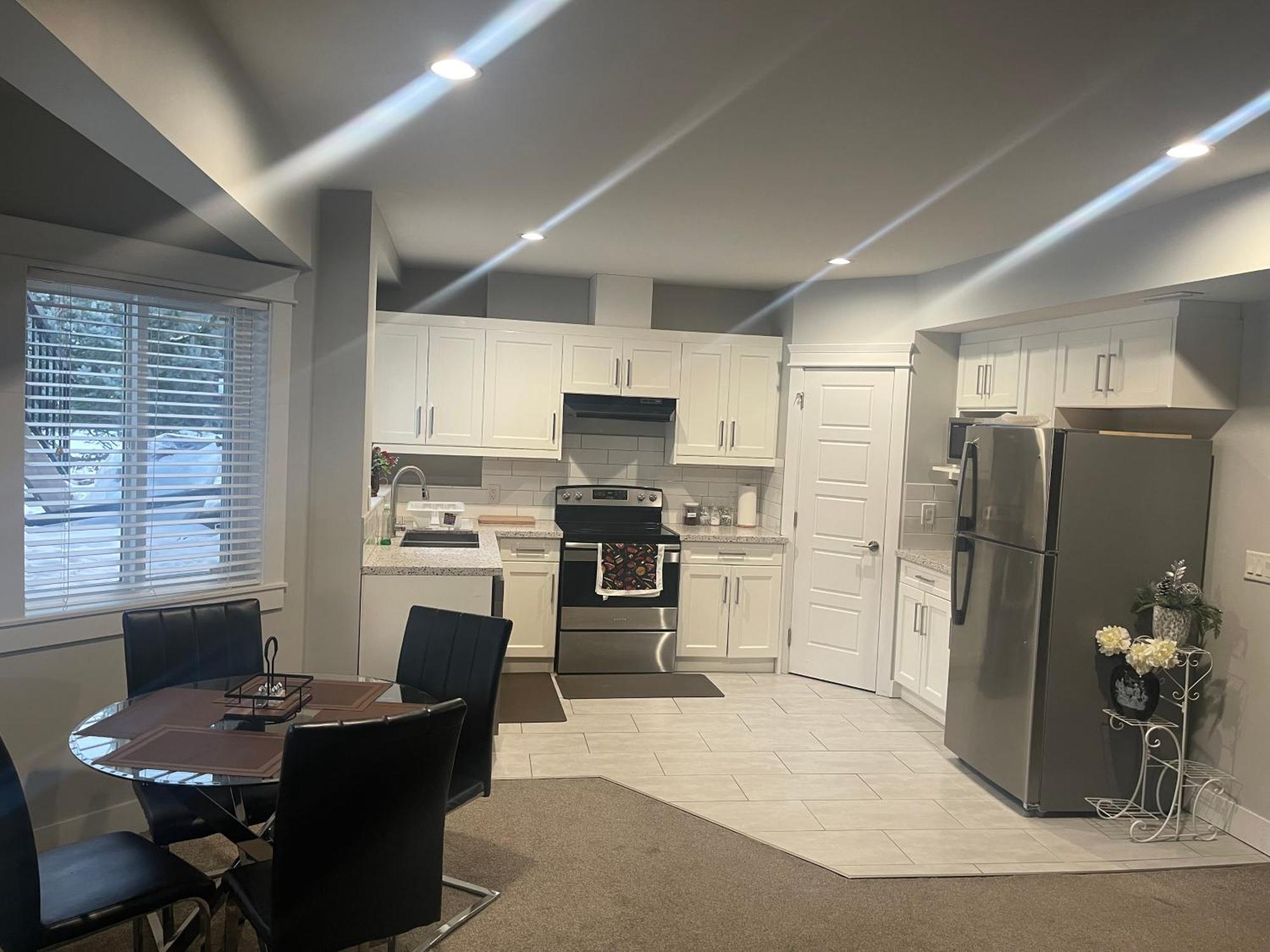 2 Bedroom Suite With Full Kitchen Revelstoke Exterior foto